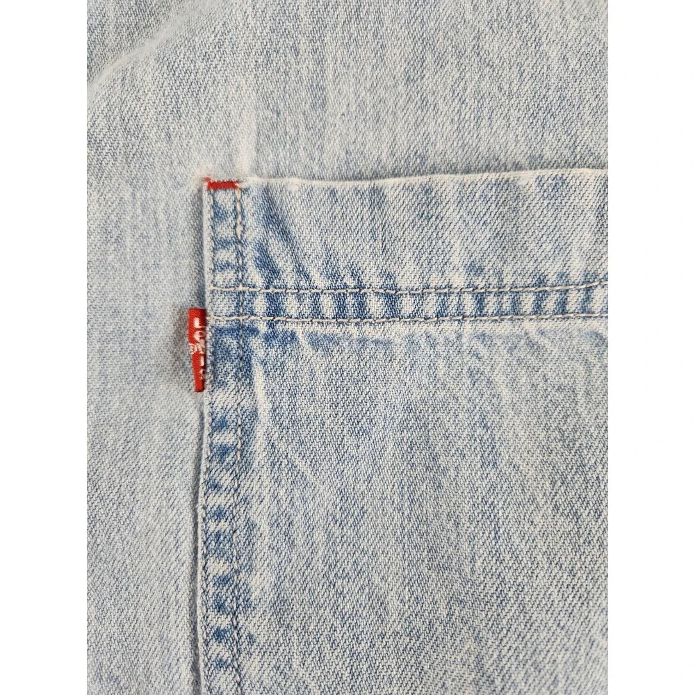 Levis Red Tab Denim Shirt Mens Large Light Wash Blue Long Sleeve Button Down